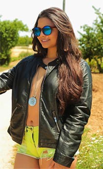 Nikol-the Hitchfucking Latina - PelisXXX.me