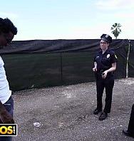 Bangbroslucky Suspect Gets Tangled Up With Some Super Sexy Female Cops - PelisXXX.me