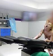 Doctor Love Fucks His Patient While Her Husband Is Outside - PelisXXX.me