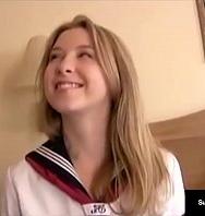 ¡la Joven Estudiante Cachonda Sunny Lane Obtiene Su Pequeño Chocho Tallado Por Un Asiático! - PelisXXX.me