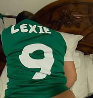 Lexie Se Masturba Tras El Partido De Fútbol - PelisXXX.me