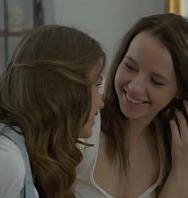 Buena Espalda Con Dos Rubias Lesbianas - PelisXXX.me