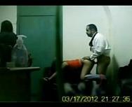 Vídeo Porno Pastor Comiendo Uno De Sus Asistentes - PelisXXX.me