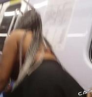 Tomando Un Rapidito Dentro Del Metro Caah Kabulosa Vinny Kabuloso - PelisXXX.me