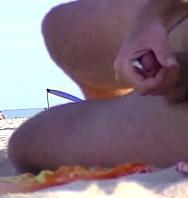 Voyeurs De Playa Nudista Masturbándose # 1: ¡mi Esposo Filma Todas Las Pollas Duras Que Se Corren Cerca De Su Esposa En La Playa Nudista! - PelisXXX.me