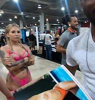 Lil D Va A Exxxotica Miami 2019 Día 2 - PelisXXX.me