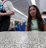 Recogida Pública En El Tren: Esposa Infiel Engaña A Su Esposo En El Compartimento De Al Lado - PelisXXX.me