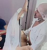 Esposa Sacaneada Durante Exame Na Frente Do Corno! - PelisXXX.me