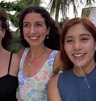 Orgía Con Tres Chicas Y Un Chico, Se Las Follan Por Turnos Y Se Corren En Sus Caras Public Cumwalk - PelisXXX.me