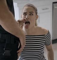 ¡el Hermano Policía De Mi Prometido Me Folla! Bobbi Dylan - PelisXXX.me