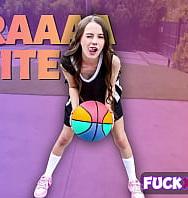 Petite Player Sia Wood Dreams Of Becoming Part Of Skools Basketball Team - PelisXXX.me