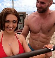 Yngr Gracie Gates Ejercita Su Cuerpo Sexy Y Su Apretado Coño - PelisXXX.me