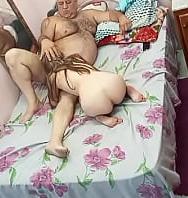 La Joven Se Moja Toda Cuando EstÁ Con El Viejo - PelisXXX.me