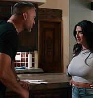 Profesora árabe De Enormes Tetas En Permiso Indefinido Recibe La Visita Del Padrastro De Sus Estudiantes - PelisXXX.me