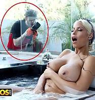 Bangbros ¡chris Strokes Espía A La Estrella Porno De Tetas Grandes Bridgette B Y Tiene Suerte! - PelisXXX.me