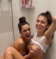 La Ducha Lésbica Explota En Una Doble Mamada Descuidada Y Una Enorme Corrida Facial Con Intercambio De Semen Pov Mamada - PelisXXX.me