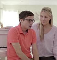 Tetona Milf Profesora De Piano Bunny Madison Dio Incentivo A Su Joven Alumno - PelisXXX.me