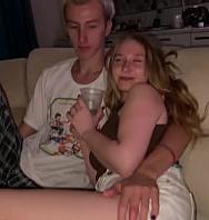El Amigo De Mi Novio Me Cogió En Una Fiesta En Casa. - PelisXXX.me