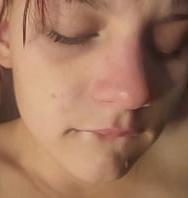 Hermanastra De 18 Años Ordeñando Mi Polla Mientras Se Folla El Coño Con Los Dedos - PelisXXX.me