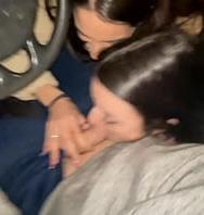 Doble Mamada Mientras Conduces Una Furgoneta - PelisXXX.me