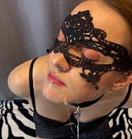 Follada Sumisa De La Garganta Babeante De Una Hermosa Zorra Encadenada - PelisXXX.me