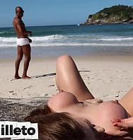 Llevé A La Guapa A Una Playa Desierta, Estaba Tan Loca De Placer Que Terminó Entregando Su Culo Para Que Se Lo Metiera. - PelisXXX.me
