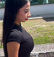 Una Joven Menuda De 19 Años Con Enormes Pechos Naturales Vive Una Aventura En Una Tienda Erótica Con Un Hombre Blanco De Gran Miembro. - PelisXXX.me