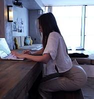 Mi Colega No Lo Dudó Mucho Cuando Vio La Polla Gruesa. - PelisXXX.me