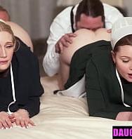 Padrastros Descubren Que Ambas Hijastras Tienen Culos Increíbles Y Puros Daughterlust - PelisXXX.me