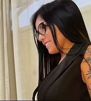 Esposa Pilla A Su Marido Teniendo Sexo Con La Criada, Mira Excitada Y Luego Se Une A La Orgía, Participando En Un Trío Femenino. - PelisXXX.me