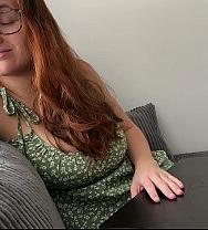 La Madrastra Pelirroja Sorprende A Su Hijastro Masturbándose. - PelisXXX.me