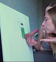 Las Hermanastras Chupan Una Polla Realista Que Salió De Una Pintura De Dibujos Animados. - PelisXXX.me
