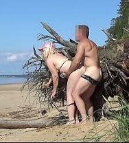 Sexo Arriesgado En La Playa - PelisXXX.me