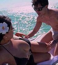 ¡una Mujer De Pechos Grandes Tiene Relaciones Sexuales En Un Yate En Río De Janeiro Con Un Joven! - PelisXXX.me