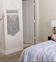 La Madrastra Sophia Sorprende A Su Hijastro Masturbándose Con Su Perfil De Dominación Femenina. - PelisXXX.me