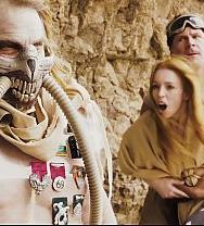 Madi Collins Como Furiosa Pierde La Cabeza Con Una Polla Dura En El Páramo Parodia Porno De Cosplay De Furiosa - PelisXXX.me