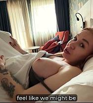 Mañana En La Cama Equivocada Con La Madrastra Pelirrojaun Error Con Tetas Enormes Termina En Una Salvaje Follada En La Cama Compartida Durante Las Vacaciones. - PelisXXX.me