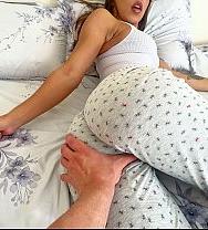 ¿qué Haces En Mi Cama, Hijastra? - PelisXXX.me