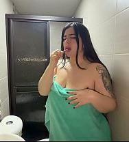 Un Accidente En El Baño Que Nadie Esperaba, Mi Cuñada Tiene El Culo Muy Estrecho. - PelisXXX.me