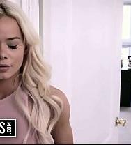 Blonde Stepsister Catches Stepbro Jerking And Ends Up Sucking His Cock - PelisXXX.me