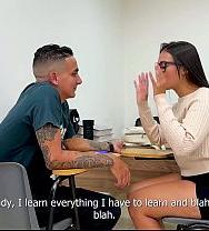 Daniela Andrea Nerd, Una Chica Colombiana De 18 Años, Tiene Relaciones Sexuales Con Su Profesor De Gran Pene En El Aula. - PelisXXX.me