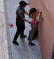 Destruir La Ropa De Un Estudiante Que Faltó A Clase. - PelisXXX.me