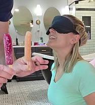 Esposa Engañada Con Una Prueba De Sabor Con Los Ojos Vendados - PelisXXX.me