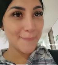 Extraño Me Ayuda Con La Maleta Al Llegar De Viaje Y Le Pago Con Una Mamada Y Sexo Hasta Que Termina Dentro - PelisXXX.me
