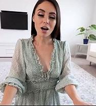 Mi Madrastra Me Rogó Que Dejara A Mi Cita Y Me Acostara Con Ella. - PelisXXX.me