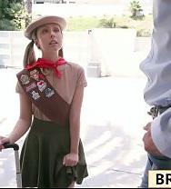 Tiny Brunette Trades Her Last Box For A Fat Dick In His Hallway - PelisXXX.me