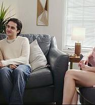 Una Madrastra Voluptuosa Hace Que Su Hijastro Reconsidere Sus Planes De Matrimonio. - PelisXXX.me
