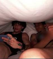 La Madrastra Sorprende A Sus Hijastros Masturbándose - PelisXXX.me