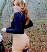 Un Vídeo Perdido De Una Hermanastra Practicando Sexo Oral En El Bosque Mientras Sus Padres Están Cerca Recogiendo Bayas. - PelisXXX.me