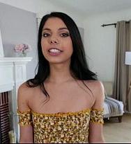 Una Joven Brasileña, Hermanastra, Fue Engañada Para Acostarse Con Su Hermanastro De Gran Pene. - PelisXXX.me